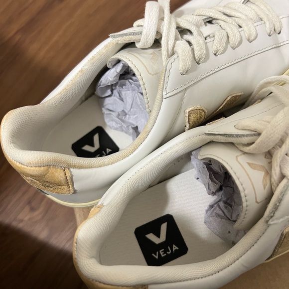 VEJA White Esplar Metallic Trim Sneakers Size 7 US $150 - Picture 8 of 9